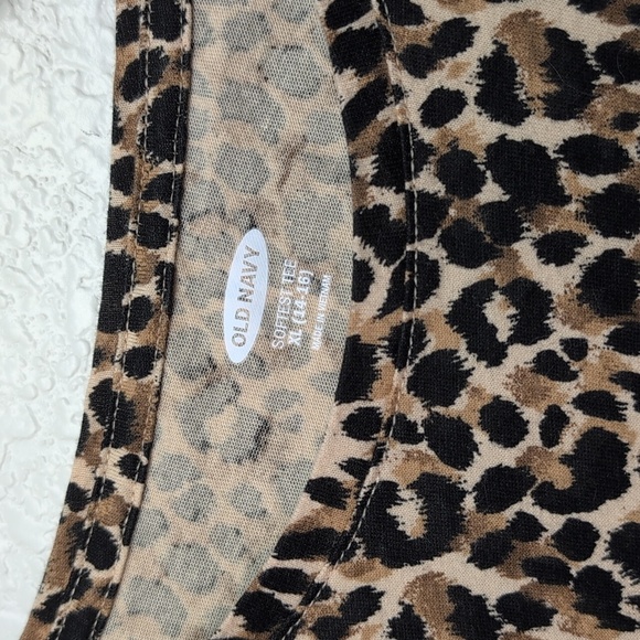 Old Navy Girls Leopard Print Mid Length Sleeve Tee in Black and Tan - Picture 3 of 9